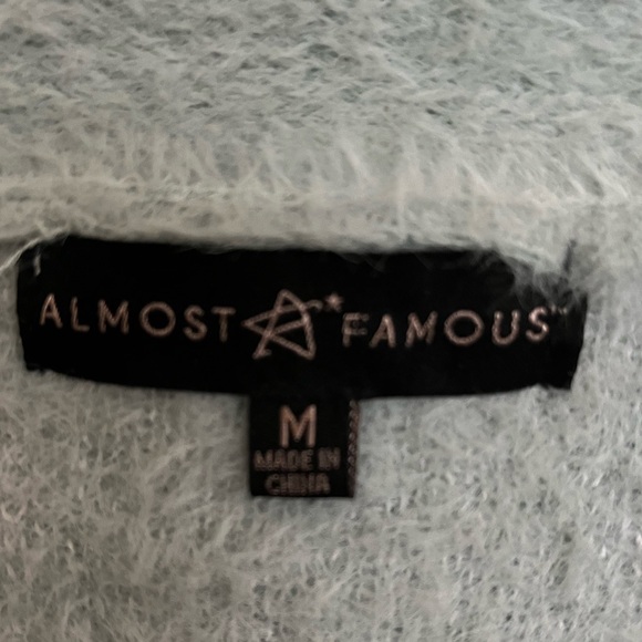 Comfy sweater with white flowers! - Picture 4 of 4